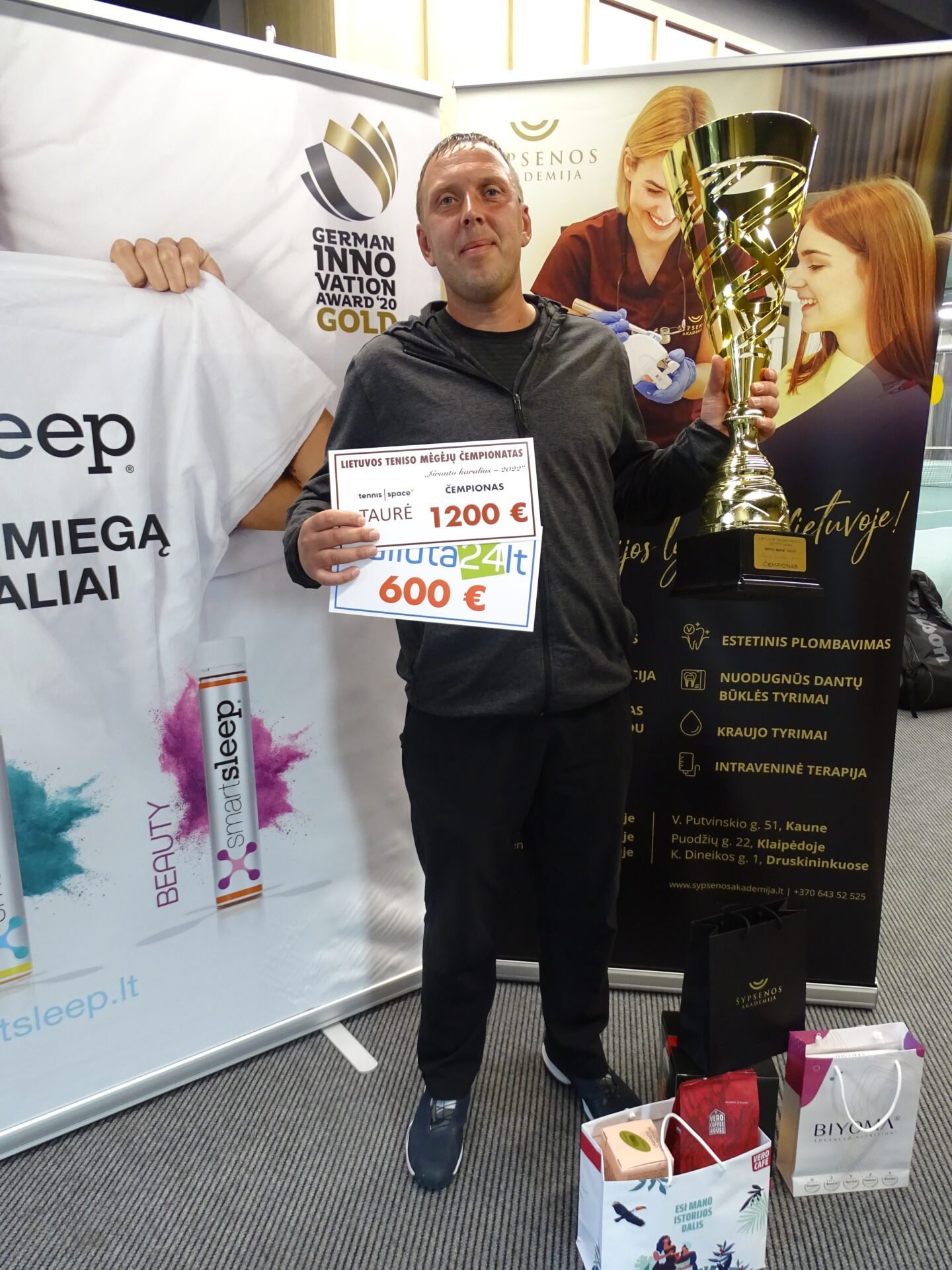 Aurimas Šiukščius LAUKIAMIVISI